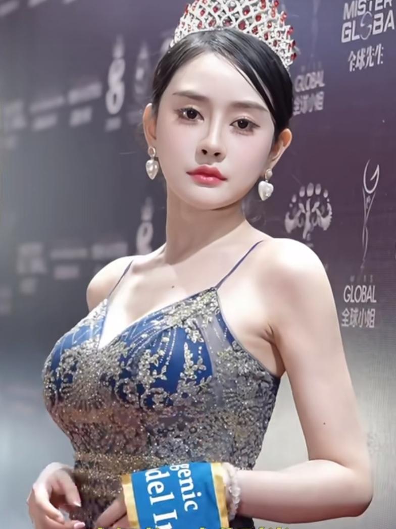 终于找到规律了，谁胸大谁就是冠军，有感于第26届环球华裔小姐大赛冠军评审。

这
