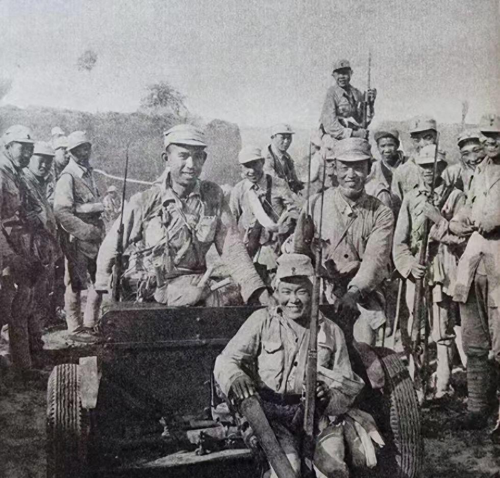 1946年，教导员任耀庭一眼识破叛徒，一招“假信号弹”歼敌六百！
 
1946年