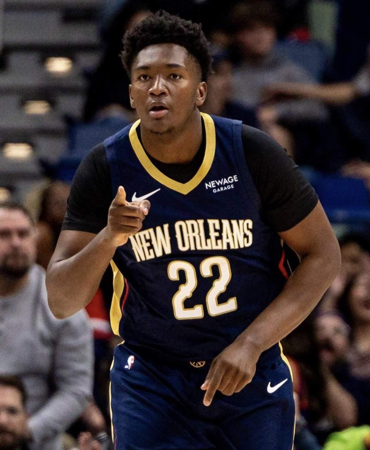 鹈鹕132：135小败马刺，虽然输了球，却让球迷看到了未来鹈鹕建队的核心浮出水面