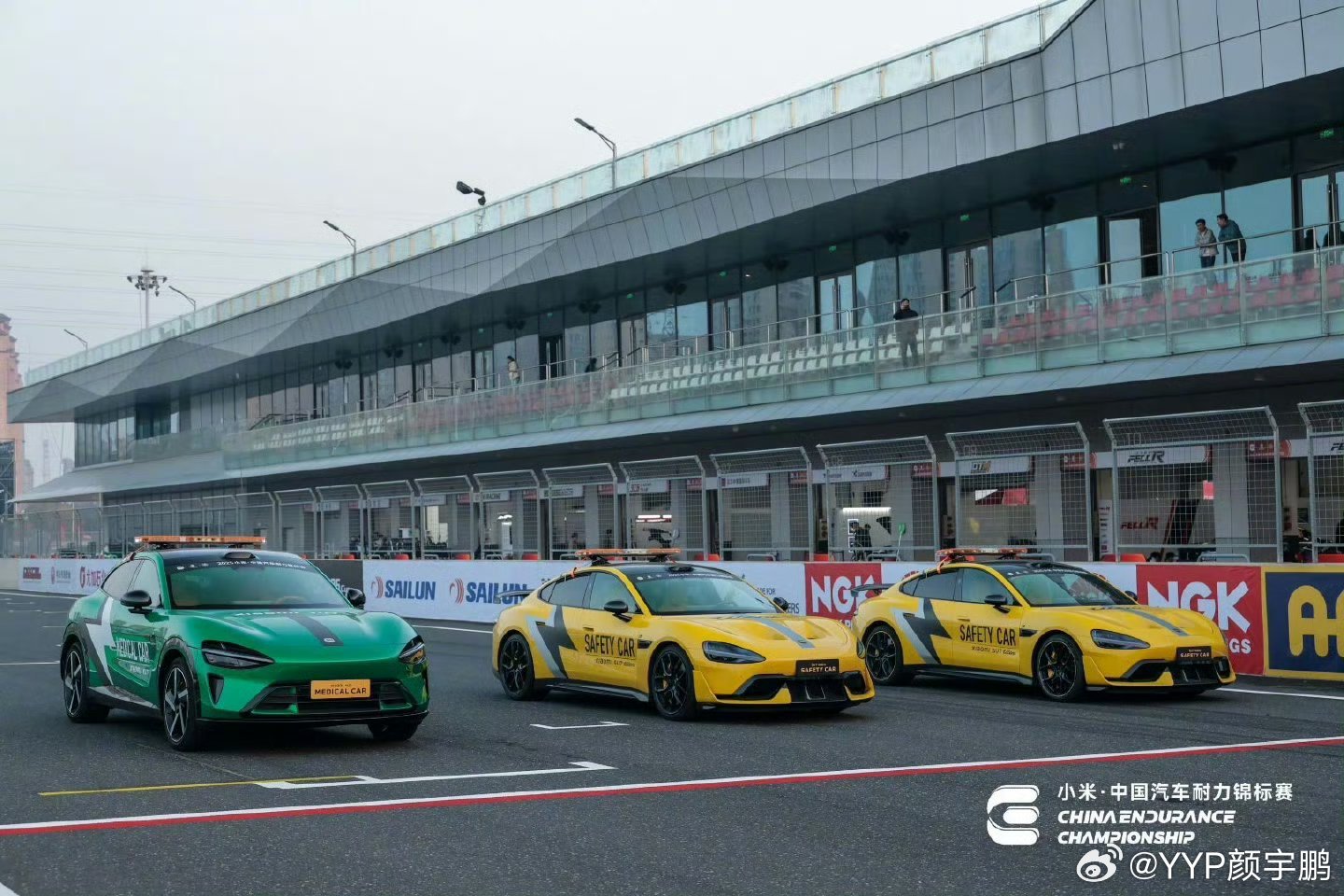 看到一个不太“起眼”的消息——小米同时赞助了中国三大汽车赛事：CTCC、Chin