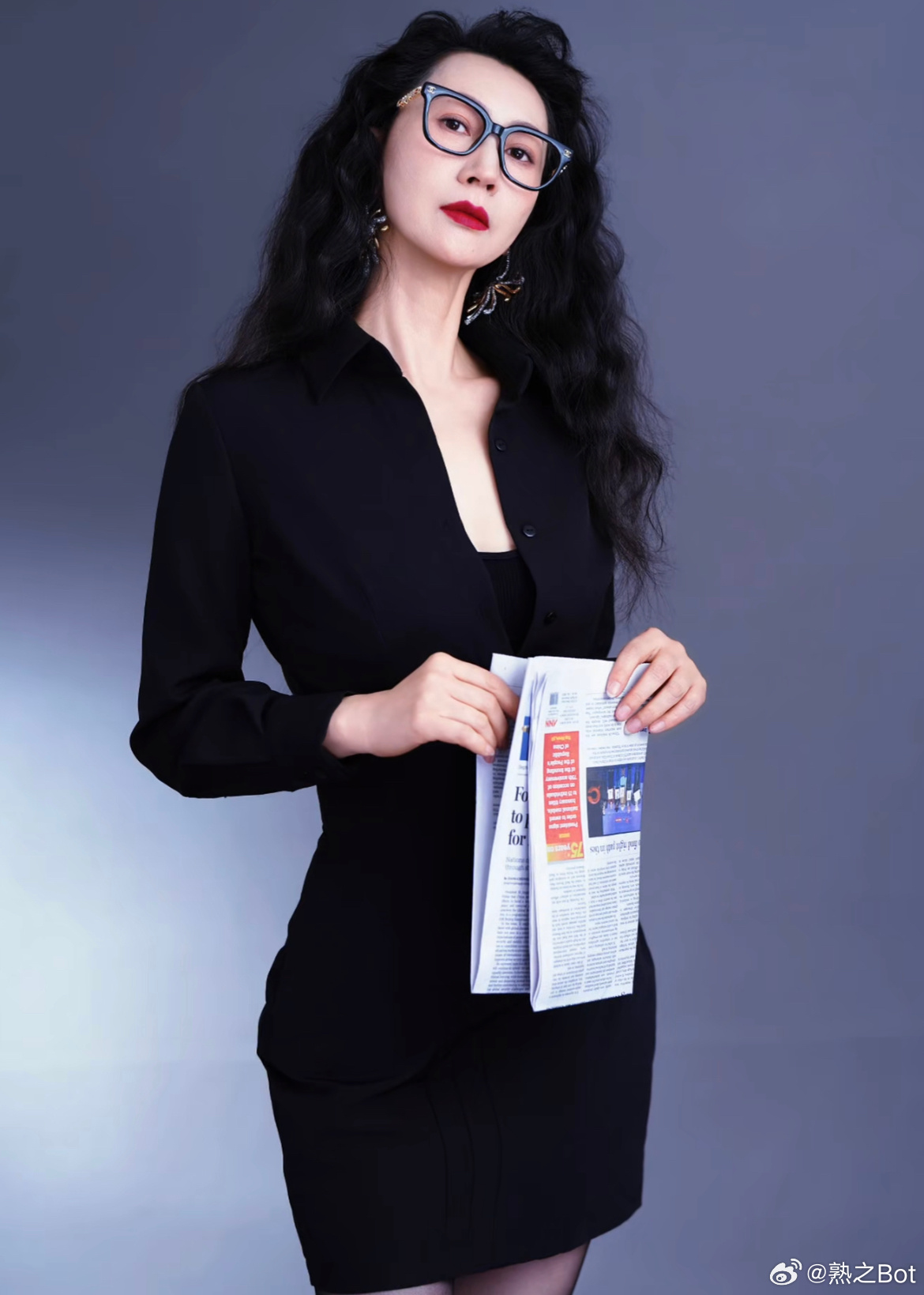 眼镜黑丝熟韵阿姨 