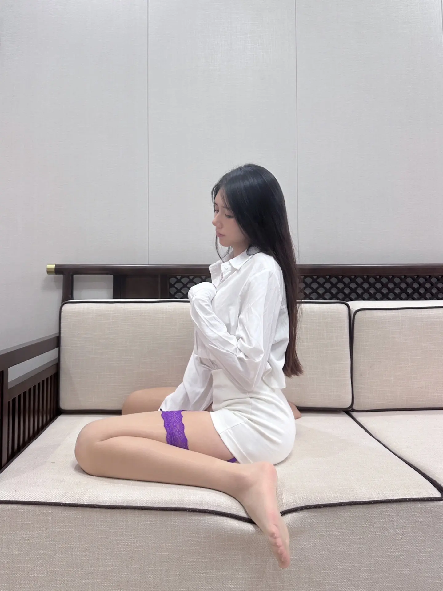 要么手牵手 要么狗望狗。