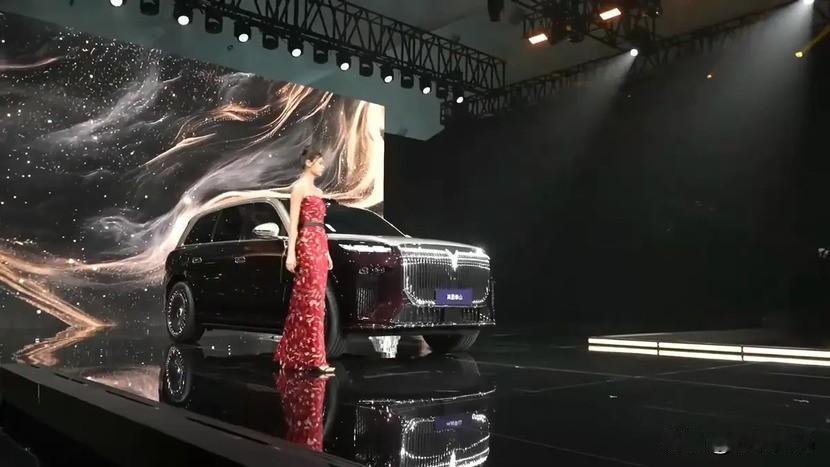 在大6座SUV圈卷成“神仙打架”的当下，岚图泰山一出场就自带“降维打击”buff