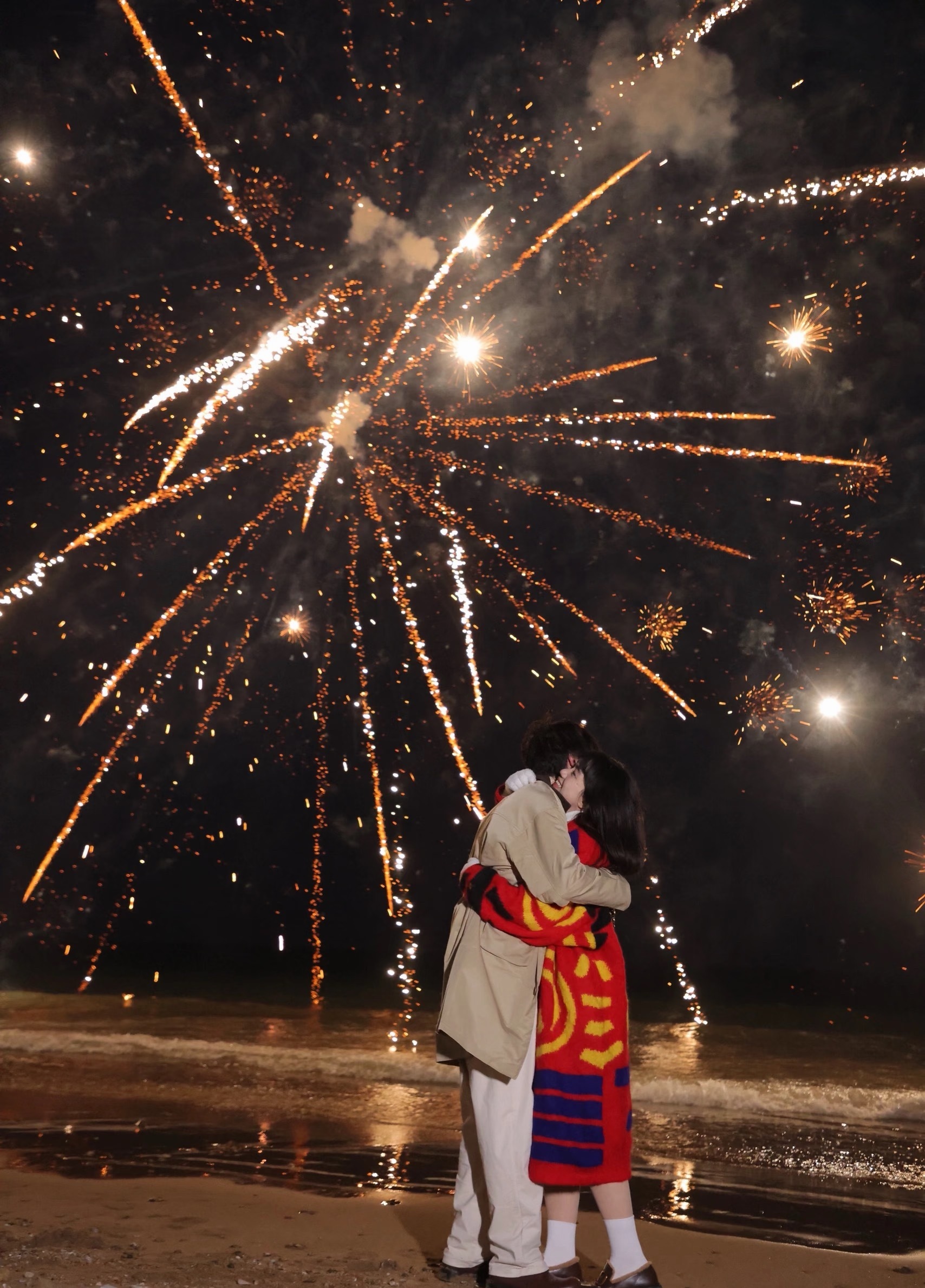 情人节情人节，是从血腥里慢慢“洗白”成浪漫的。情人节最早可追溯到公元前753年的