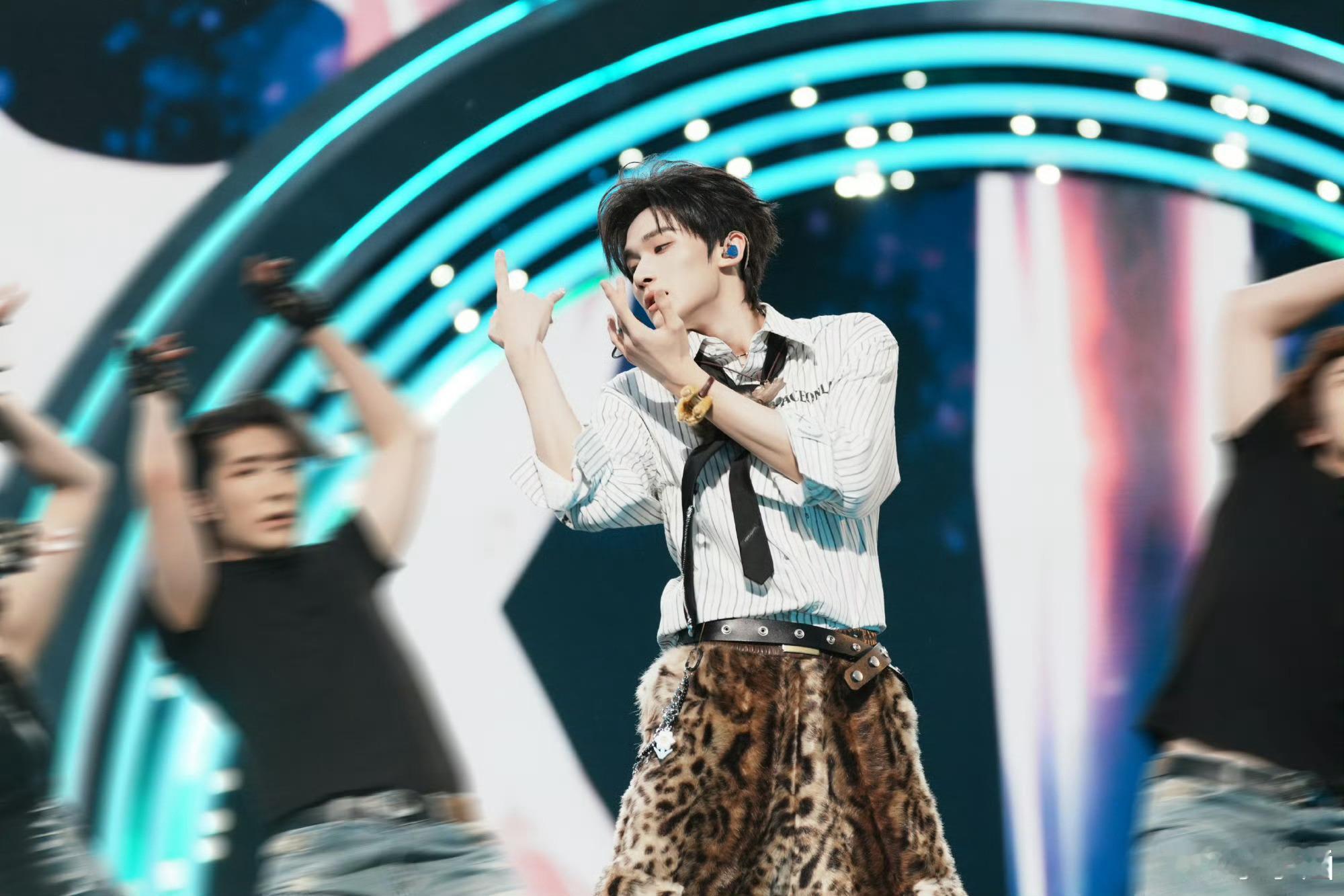 余宇涵无畏契约巅峰高校赛 余宇涵新活动预热！即将参加无畏契约巅峰高校赛！4月27