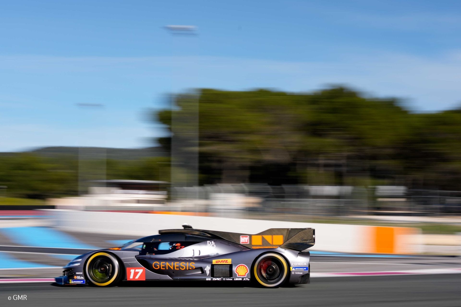 捷尼赛思GMR-001正式参赛涂装，然而目前只给出了17号车，预计19号车会用黑