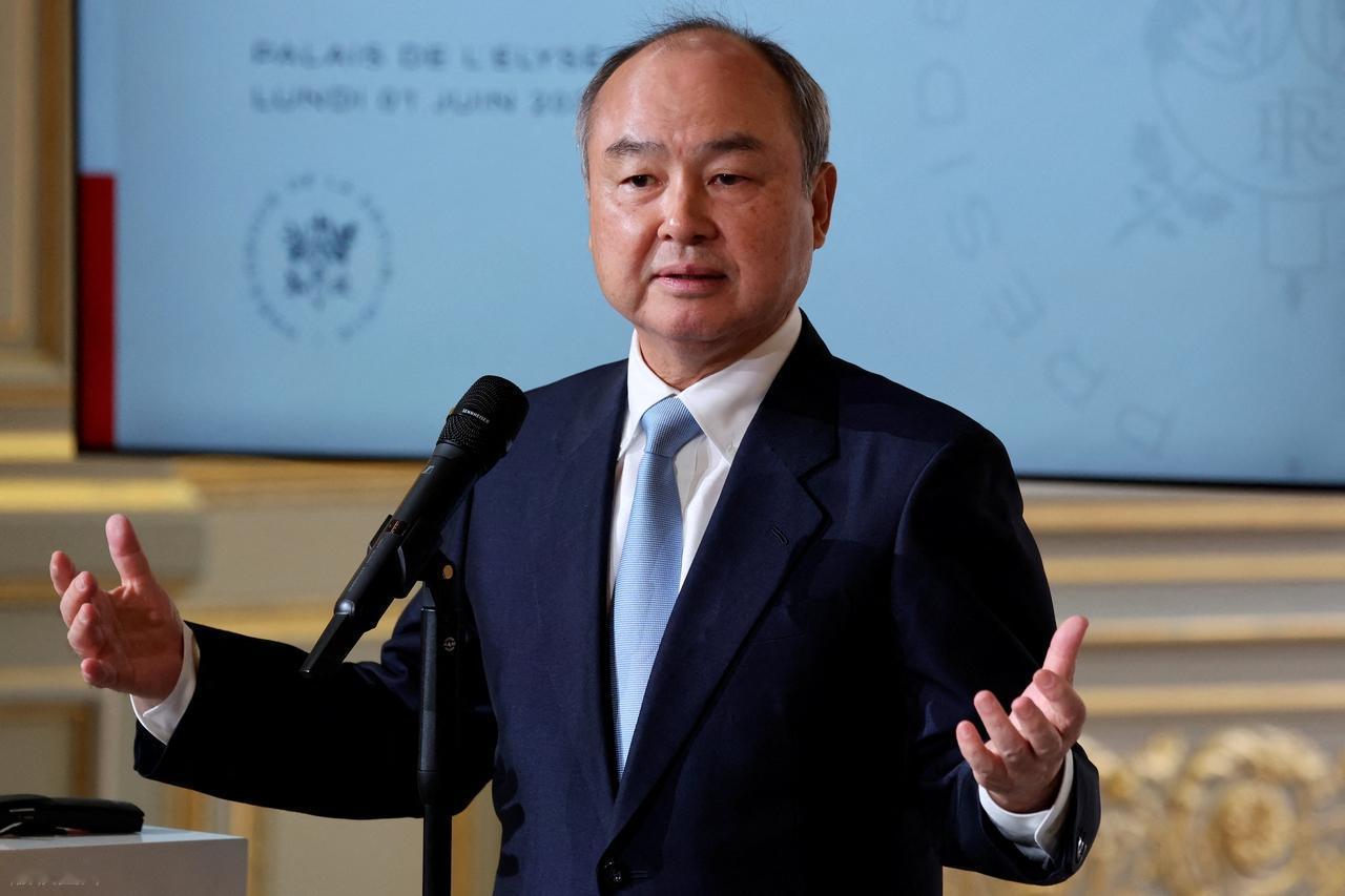 孙正义这个人，向来不信小赌怡情那一套。
三天前，他刚刚重新坐回亚洲首富的位子，还