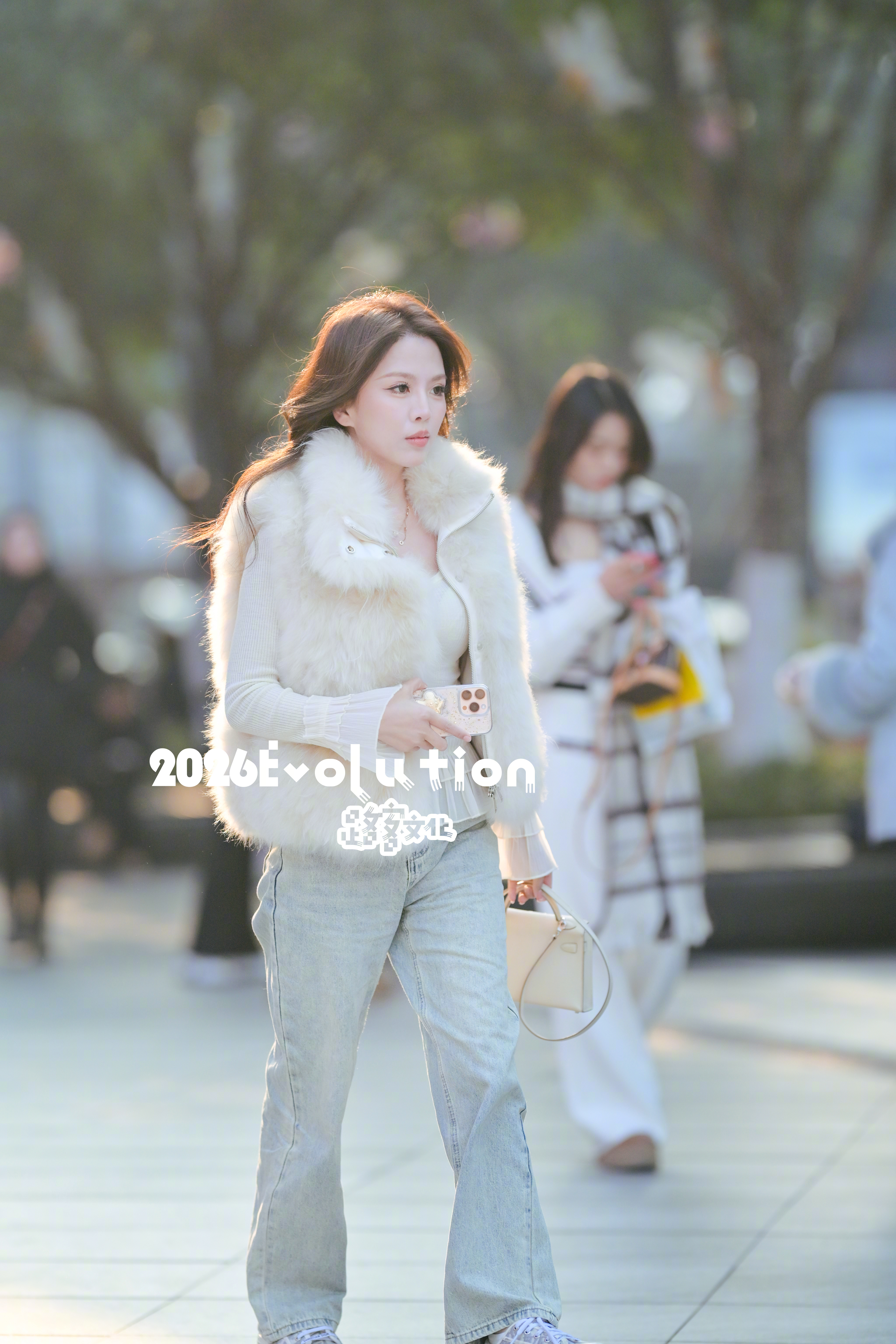 再来一张侧面特写 