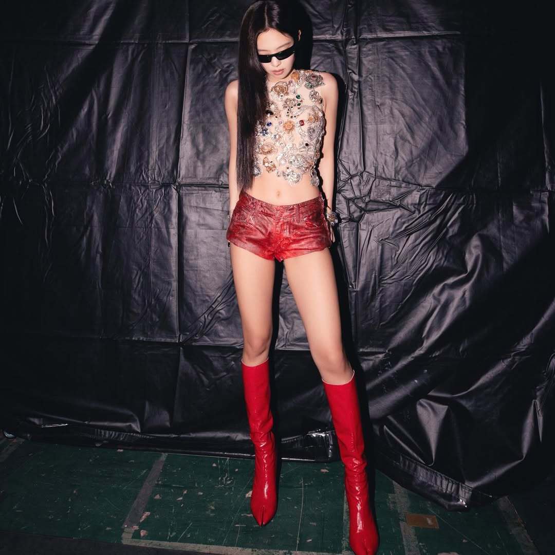 260119 sam更新Jennie相关图片So hot🥵🥵🥵 