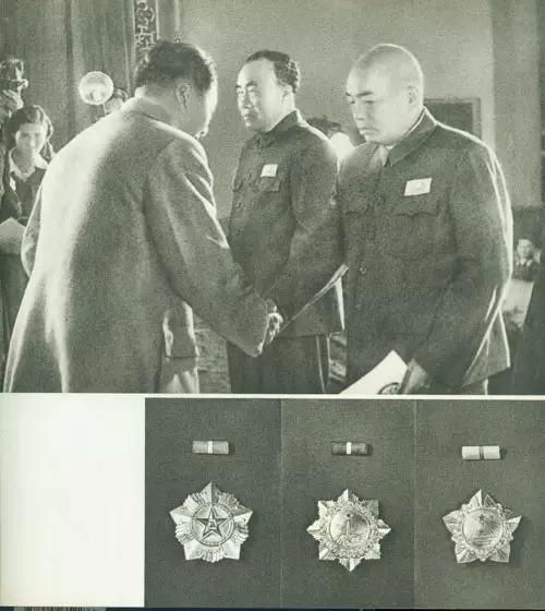 “谁敢横刀立马，唯我彭大将军。”1955年在中南海怀仁堂举行大授衔仪式，彭老总被