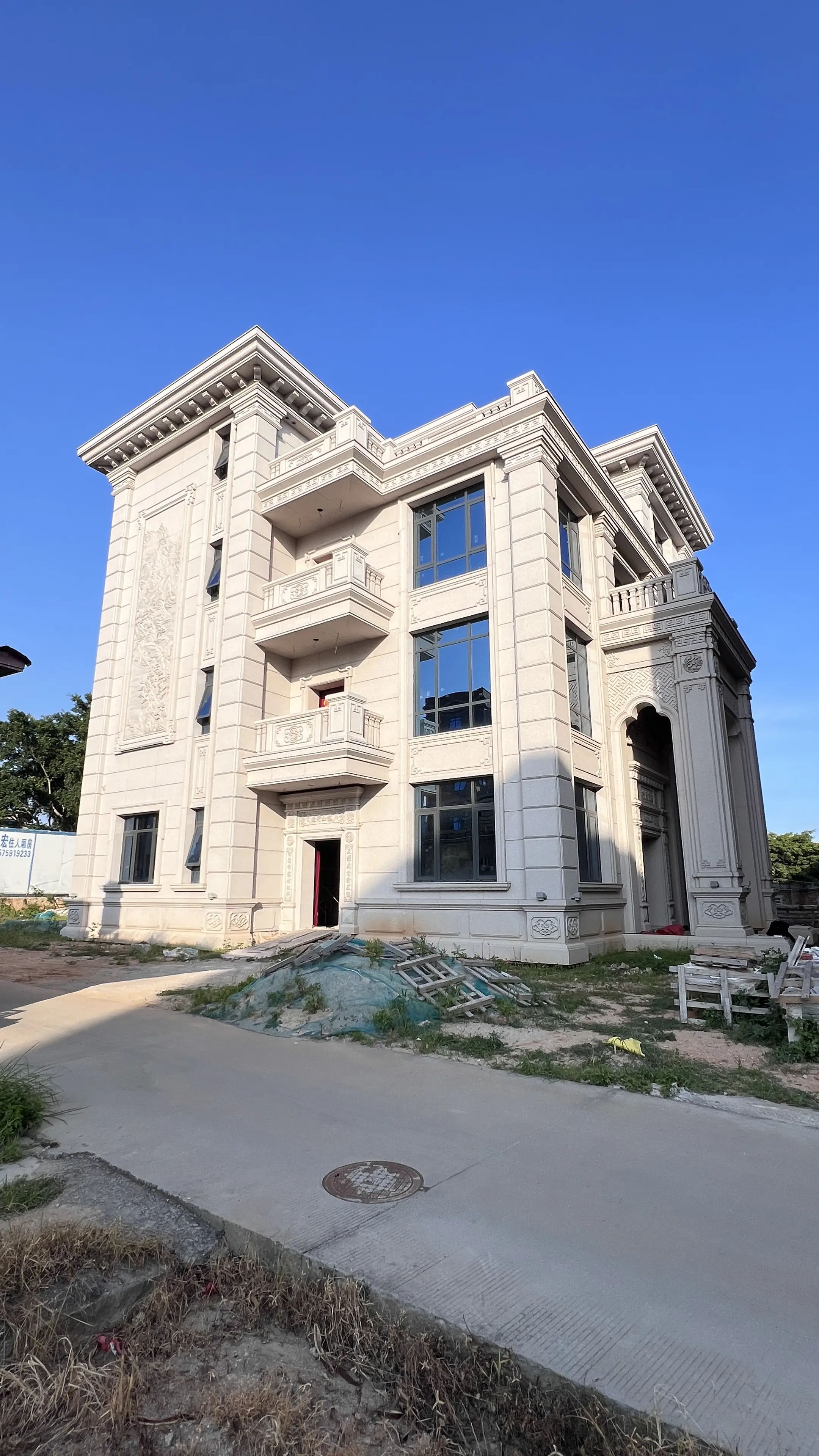 传世大宅。父母的骄傲，不该只是你在大城市“混得好 当他们向邻居介绍你建...