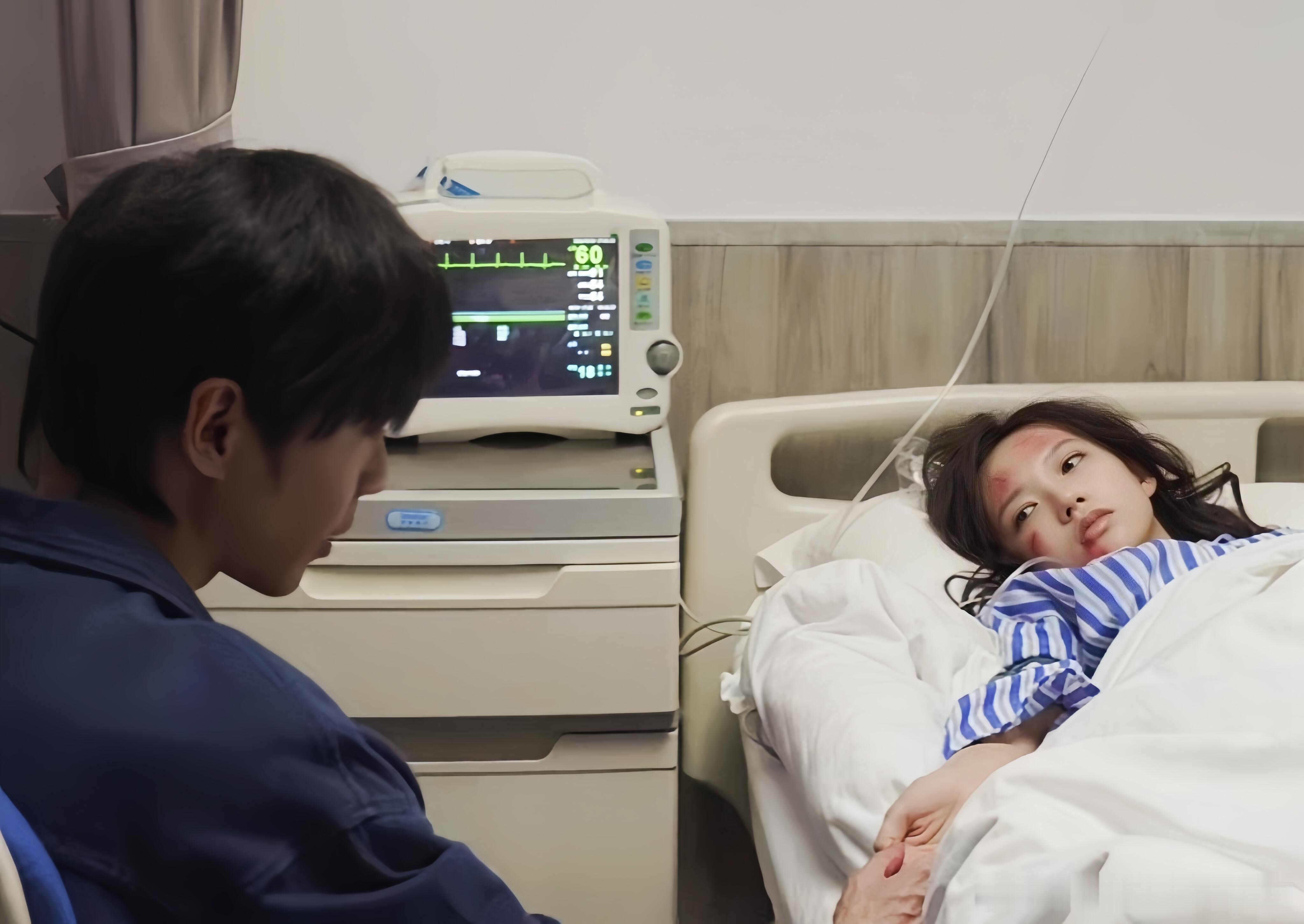 我的cp只是分手了不是不爱了 房租悄悄垫、座位留永久、火场先寻你，这些细碎的小事