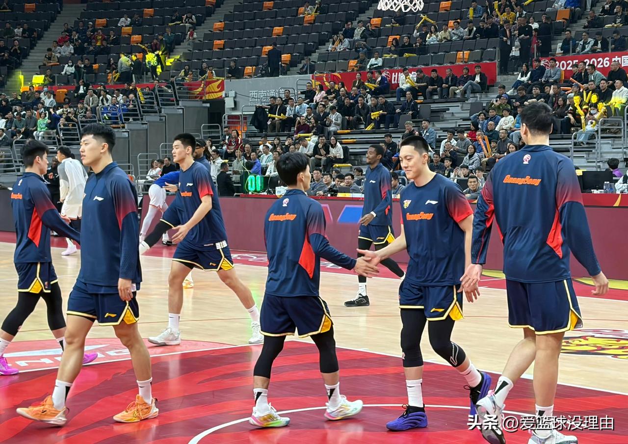 广东队输的惨不忍睹！CBA常规赛，12胜2负的广东队主场迎战11胜3负的上海队，