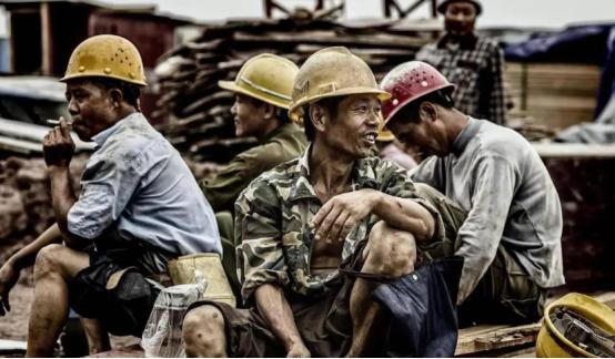 6月1日开始，全国工地统一用工新规！明确60岁以上农民工上岗标准

建筑工地一直