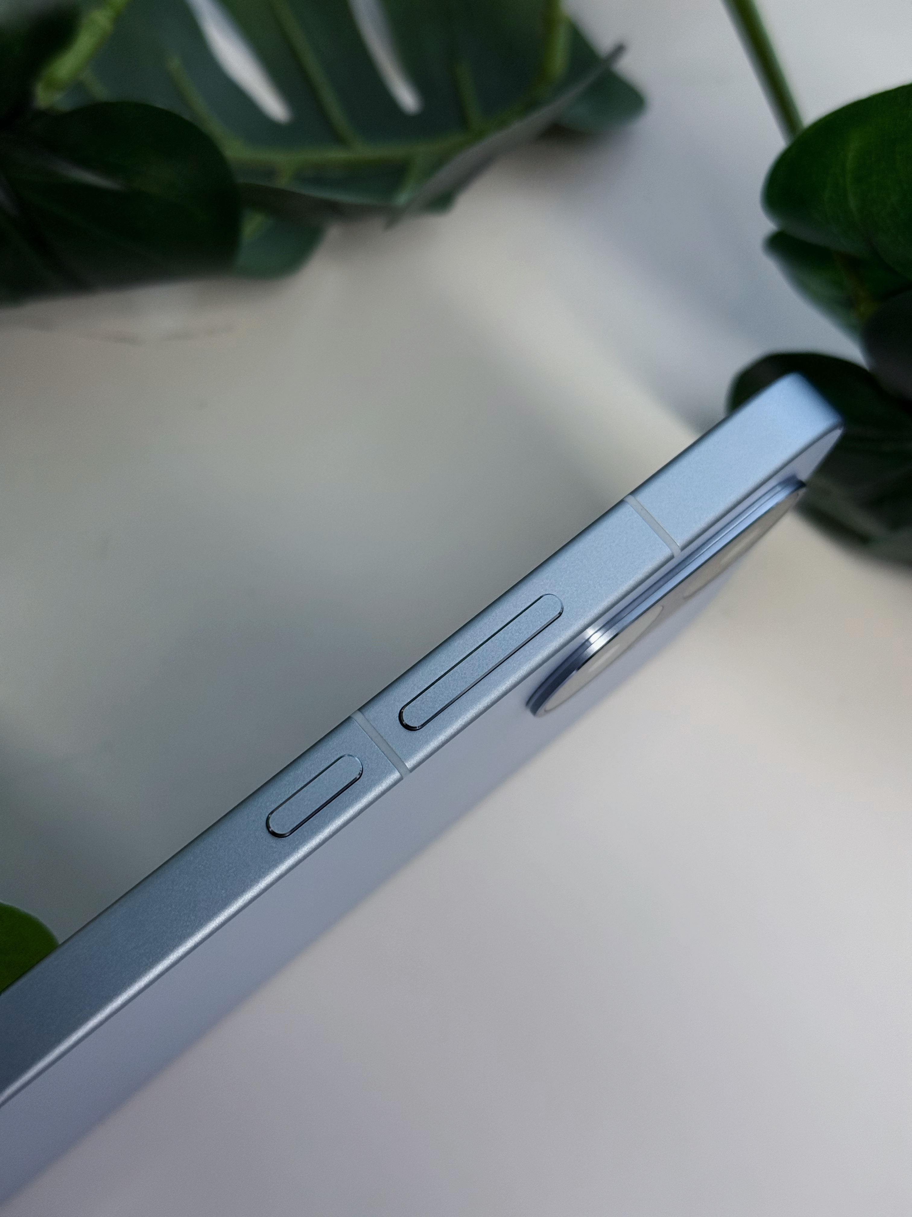 质感无敌的REDMI Turbo 5 Max，边框 背屏 镜头模组，摸着真舒服，