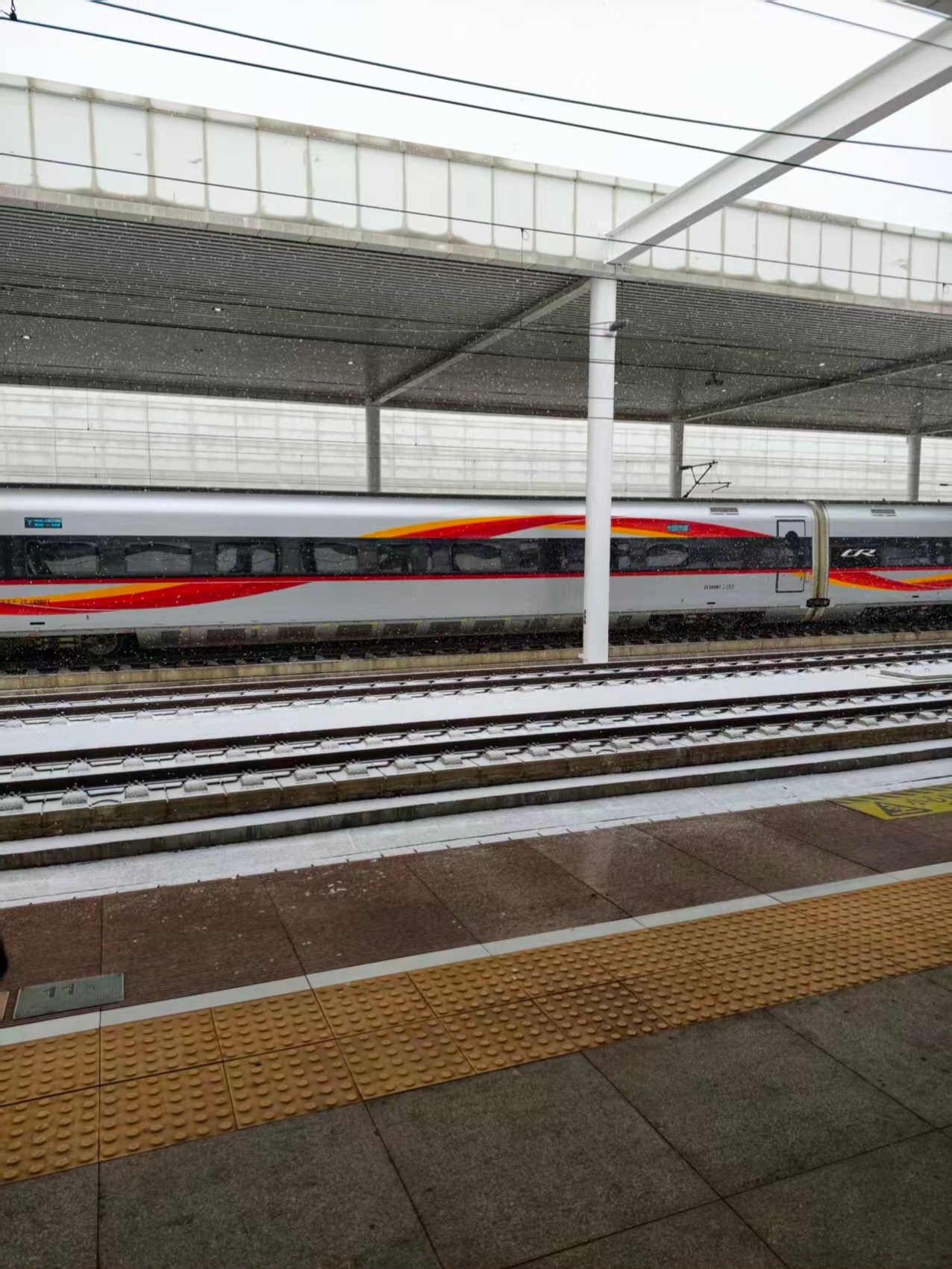 保定的这场大雪让人猝不及防，酒店车都打不到，幸亏有快速应答权益，插了个队。这次坐