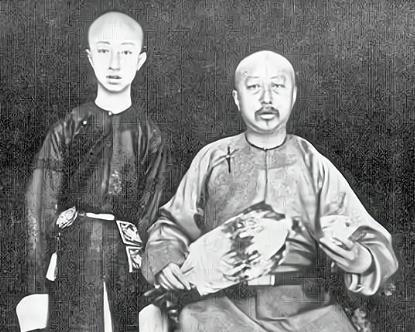 1950年，清朝末代摄政王载沣，把一整座王府卖了，只换了90万斤小米，儿子当场质