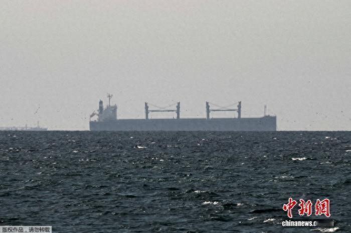 当地时间5月3日，特朗普突然高调发声，放话要在中东时间4日启动一项专项行动，专门
