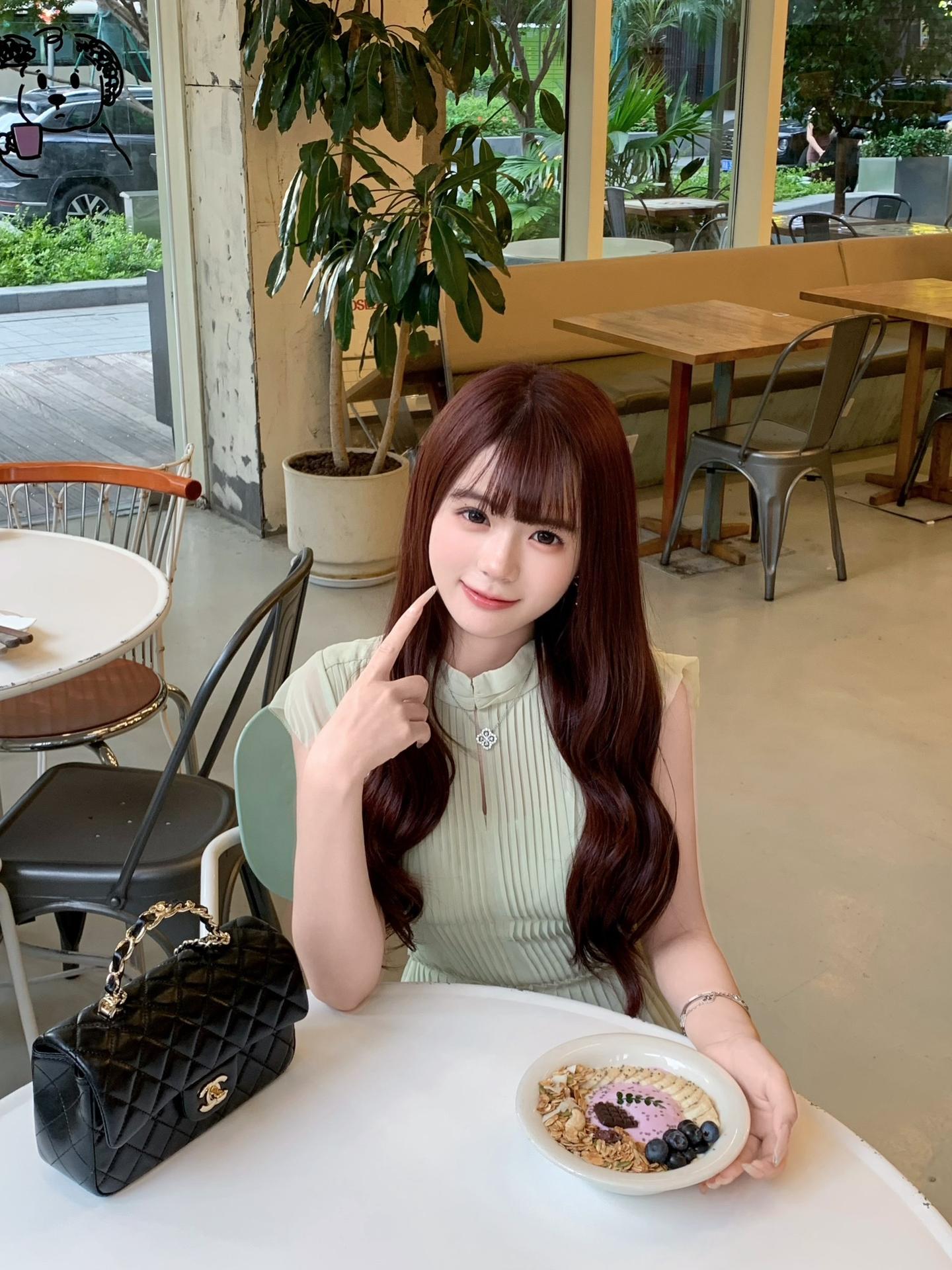 清楚系樱花妹