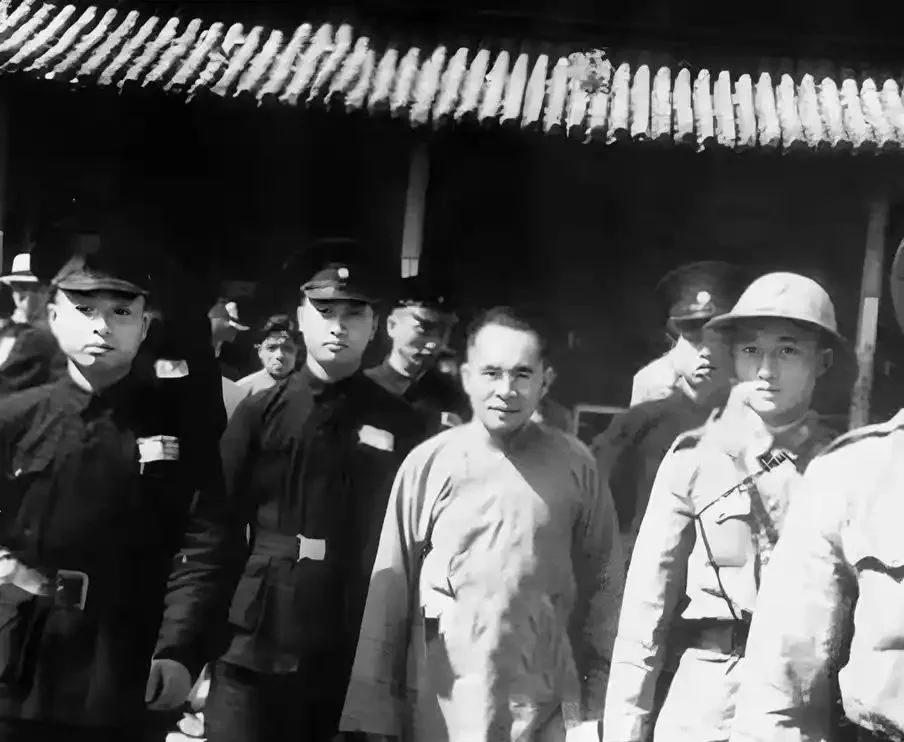 1946年，汪伪政府的“笔杆子”林柏生被枪决，到了刑场，他说：“听说上次思平先生