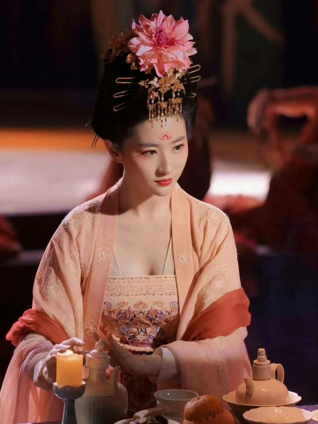 孟子义刘亦菲同款妆造孟子义，刘亦菲，杨紫同款唐朝仕女图，不算抄袭！[允悲][允悲