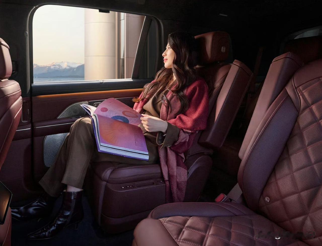 身边有些朋友，年轻时坚决不生娃，觉得那是拖累。三十来岁，确实潇洒，说走就走，吃喝