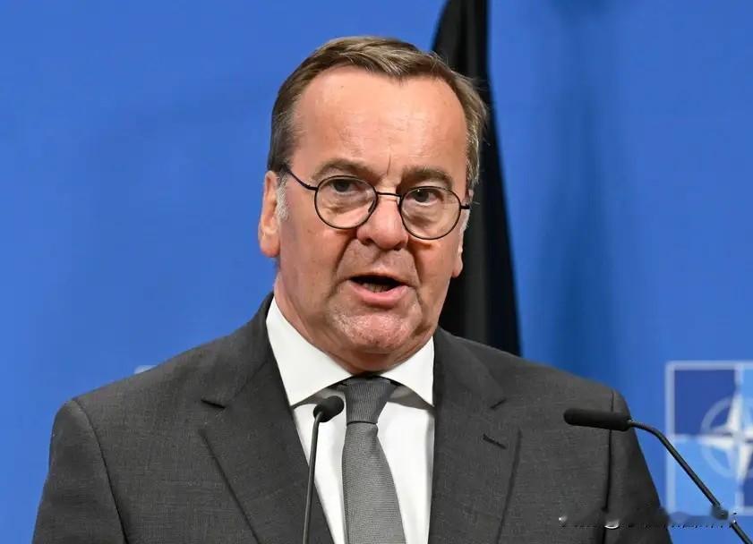 德国正式宣布:派出13名士兵

德国宣布将向格陵兰岛派遣一支由13名士兵组成的侦