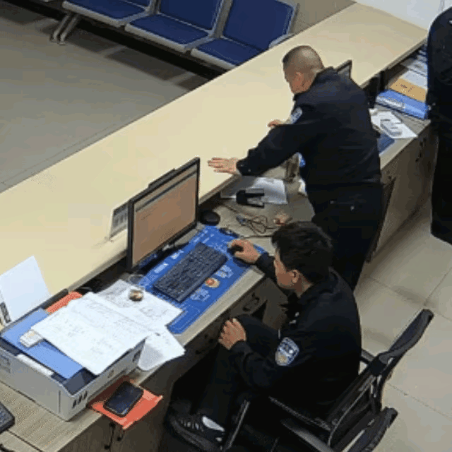 毛新宇：从警25年，荣立个人三等功3次，还是“优秀公务员”，可惜生命定格在45岁