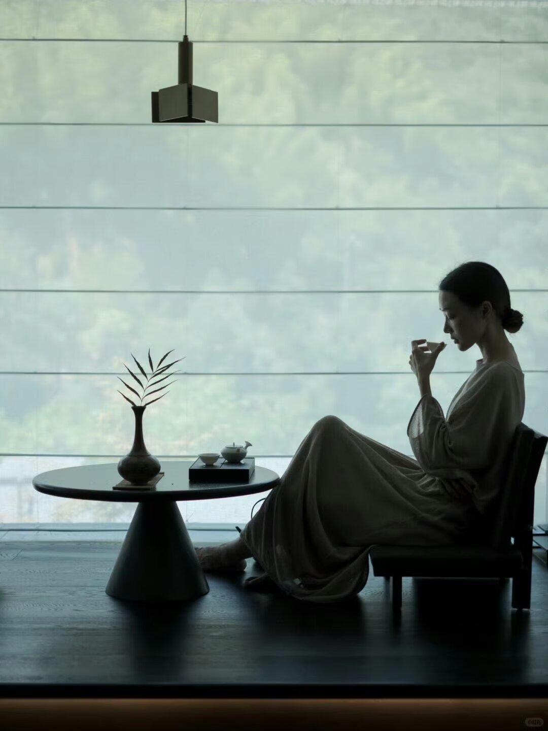 [中国赞]一位社会学家说：“婚前，大部分女孩子生活的真实状况是，在城市的某个角落