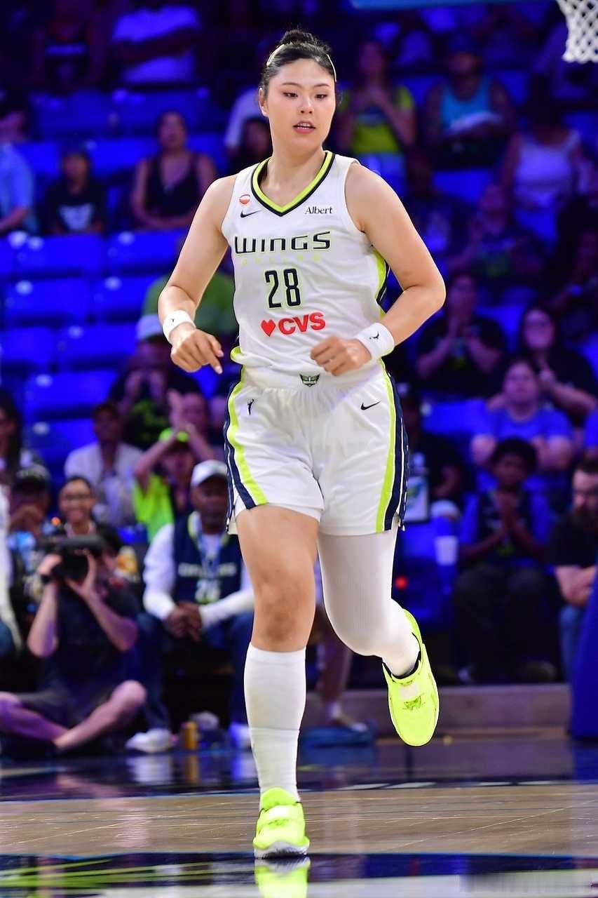 WNBA李月汝达拉斯飞翼季后赛中国女篮飞翼96-78击败火焰锁定季后赛席位，李月