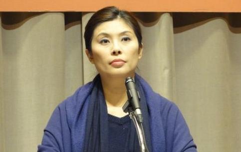 郑丽文现在估计肠子都悔青了。

她后悔的不是给日本灾区伸了援手，也不是以个人名义