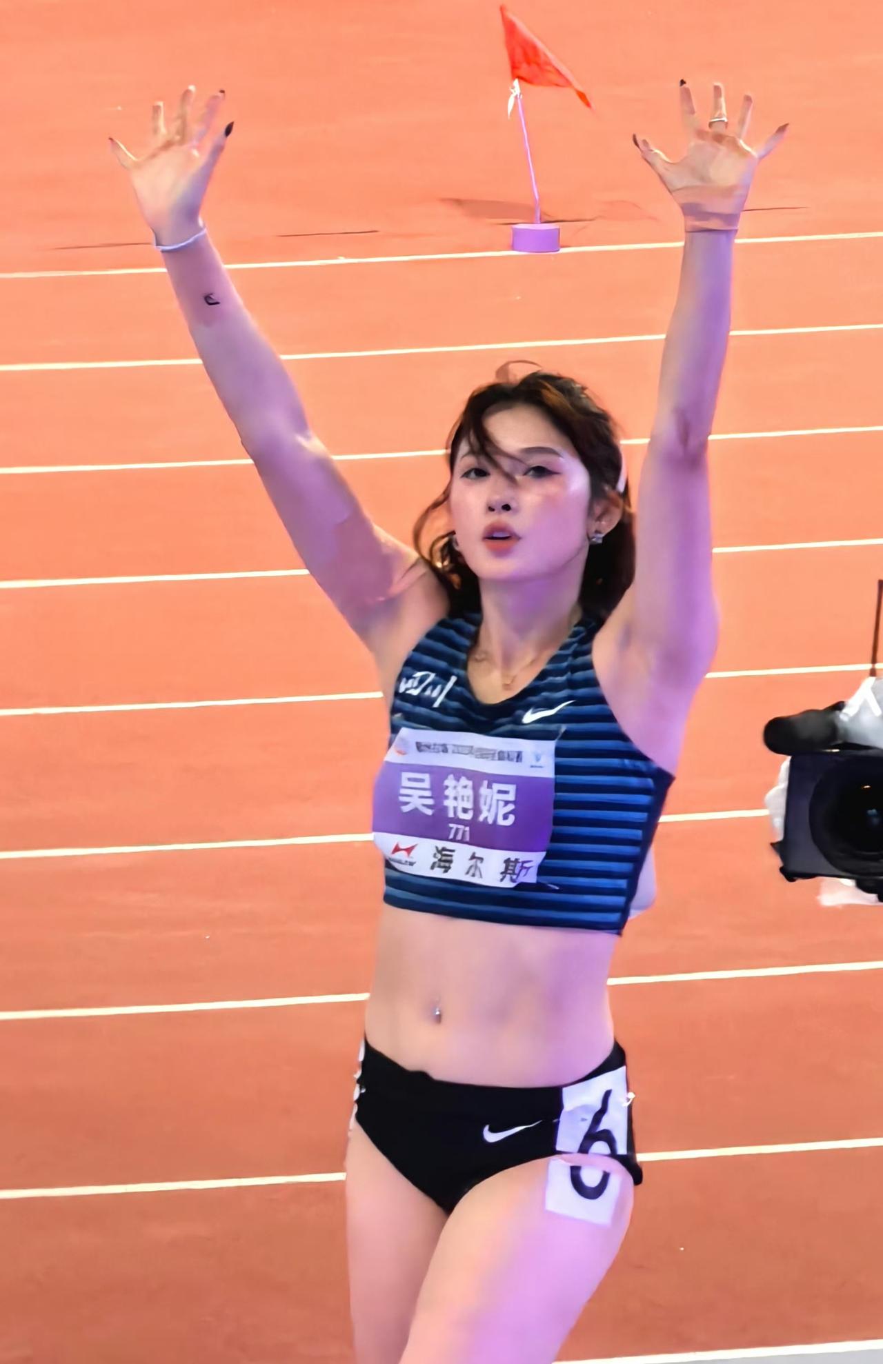 全国田径锦标赛衢州站女子100米栏决赛，吴艳妮逆转夺冠，成绩是13秒15。

在
