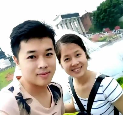 广西一90后小伙对患癌女孩一见钟情，花光200万娶她回家，婚后三年妻子突然倒地成