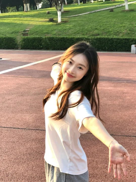 又是艳阳天☀️🌳～