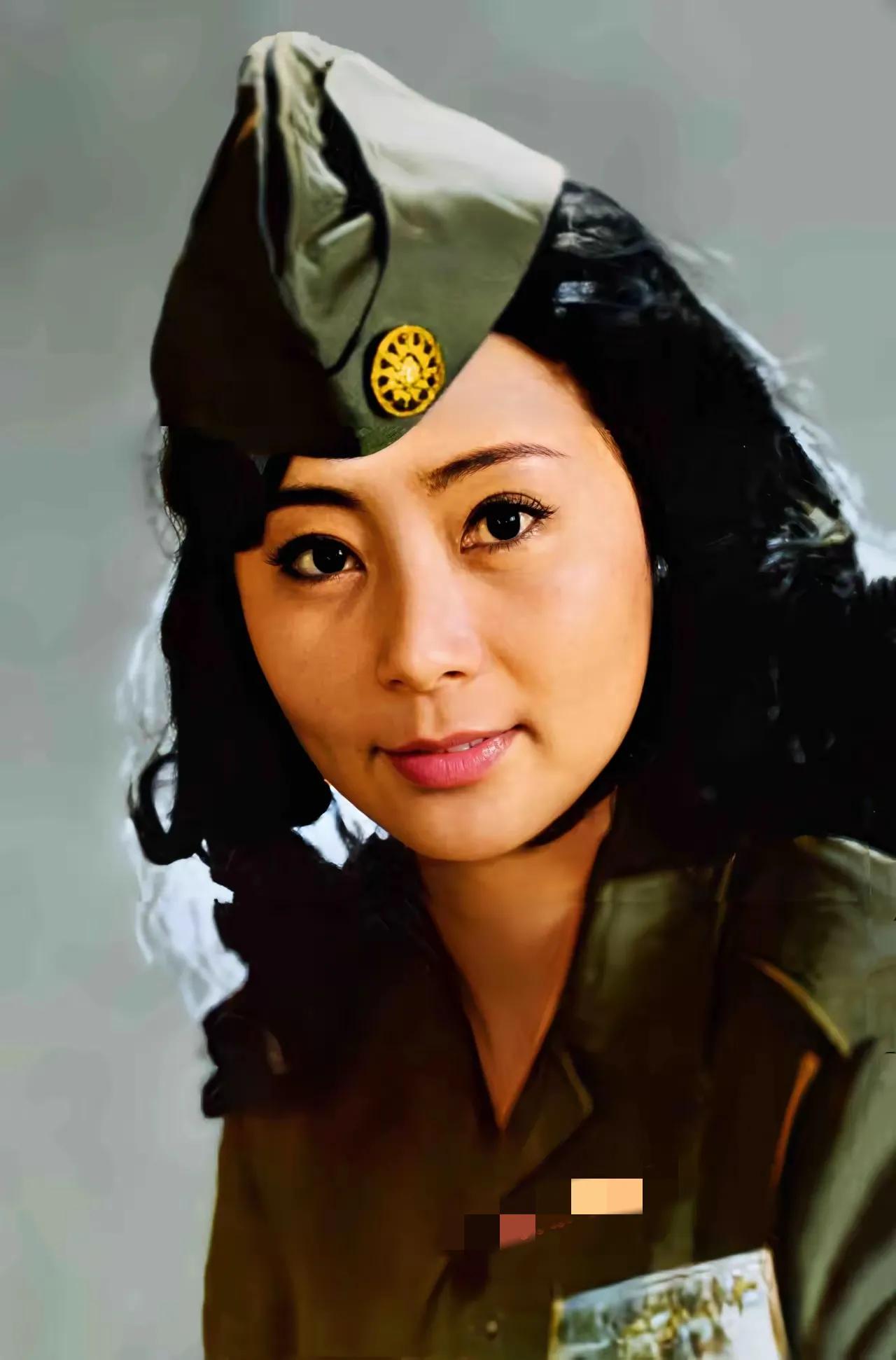 她温婉可人，为人低调，名气远远不如同期的张瑜、刘晓庆、李秀明等人，能一眼认出她的