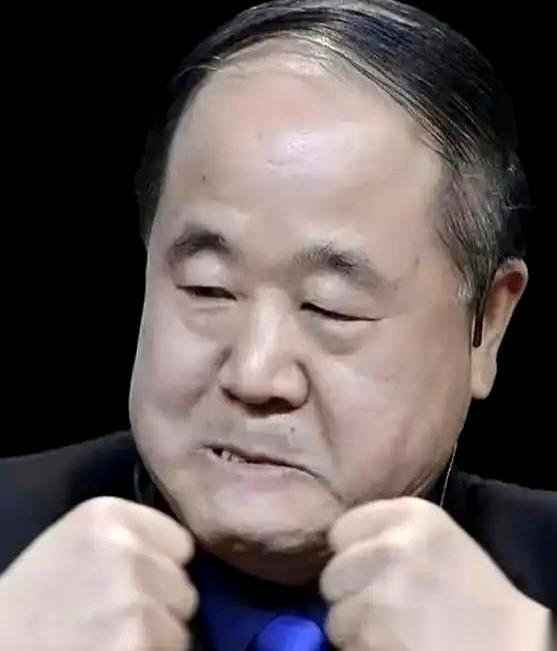 有人翻出莫言写老家高密的话，那叫一个狠。
他说，我思念我的故乡，就像思念无臭的大