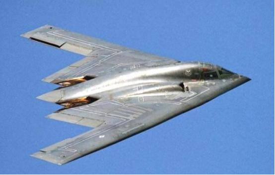 外媒曾宣称：B-21可自由进出中国，并随意轰炸，中国根本拦不住！
 
这个被吹上