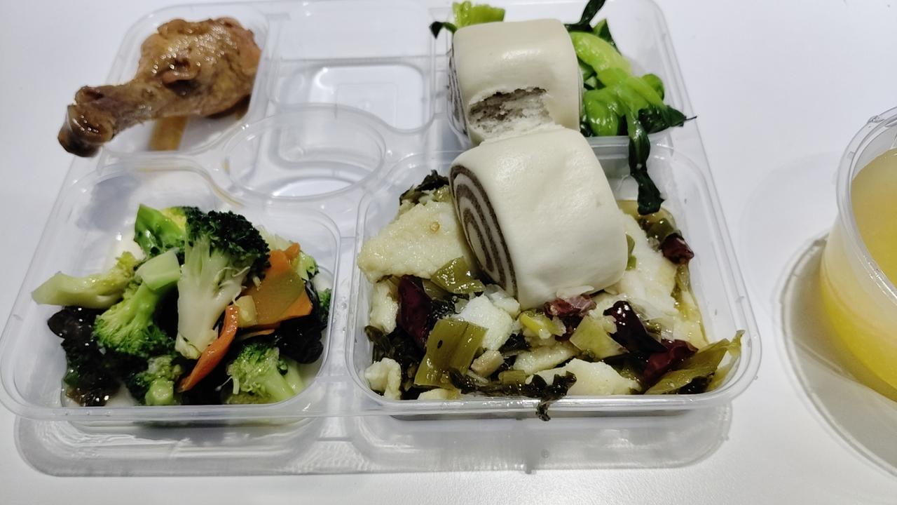 晒图笔记大赛今天食堂的工作餐，相对较好的一次，友友们的工作餐怎么样？