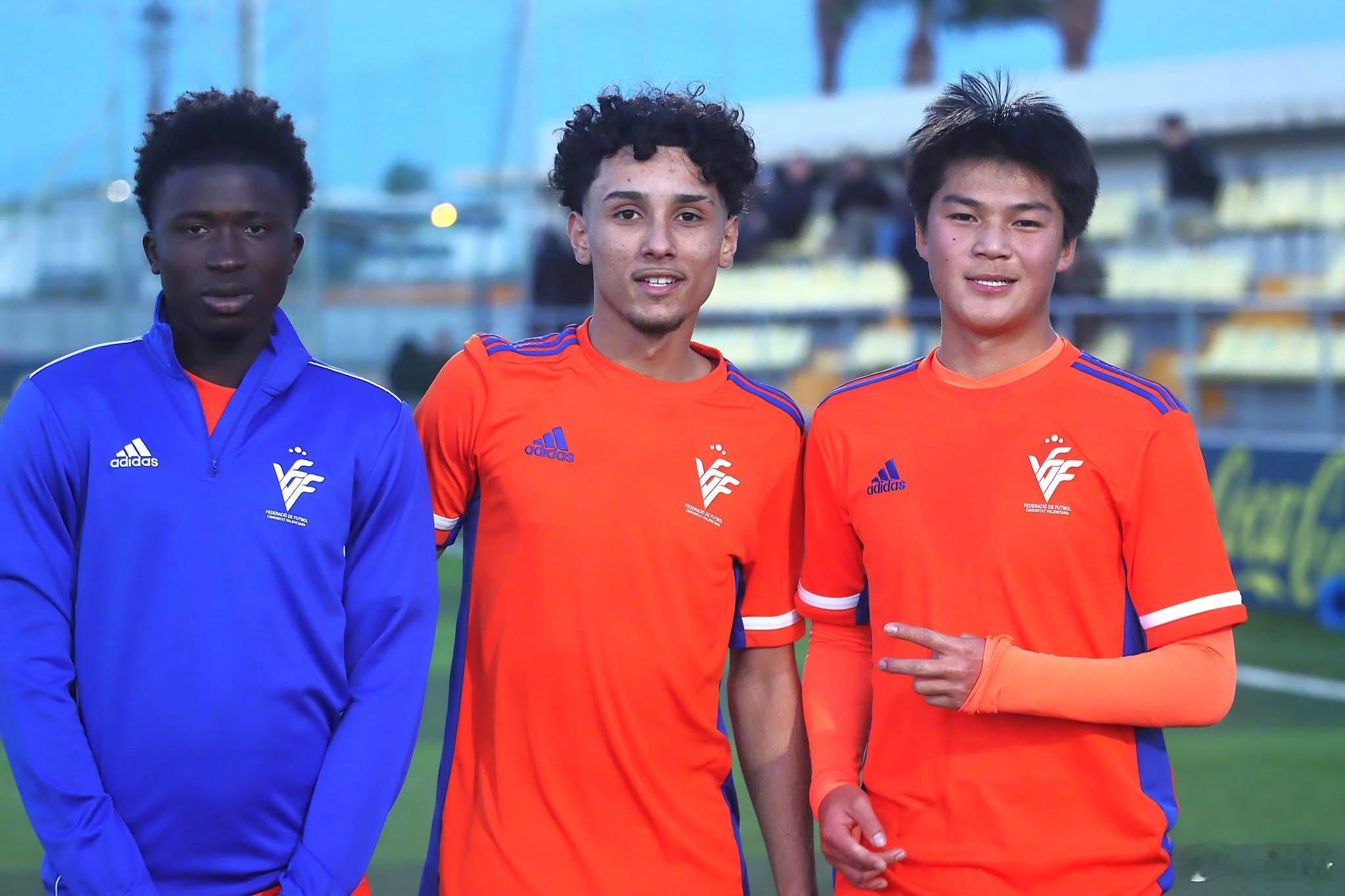 由于天气原因，本轮瓦伦西亚大区比利亚雷尔U16的联赛，延期举行。凯凯已经回家过周