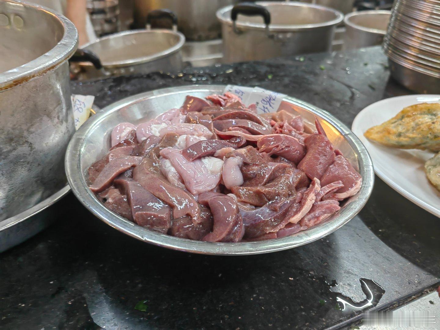 来沙湾不吃这个说不过去，这地儿印象里是第二次发了，馋不馋[亲亲]  ​​​