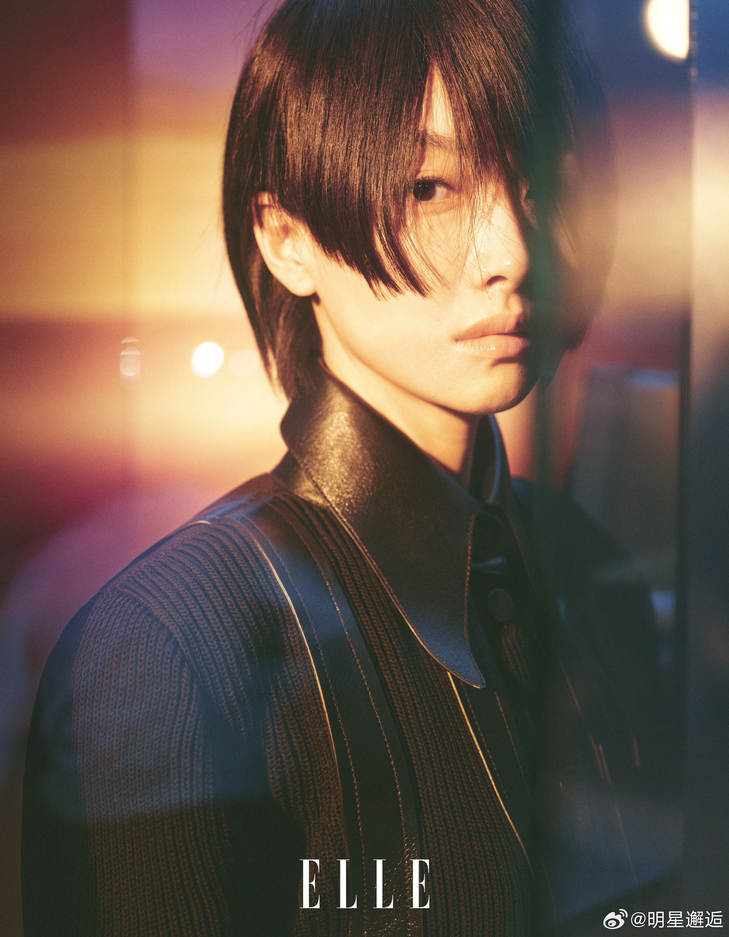 ELLE四月刊宋茜封面 宋茜太绝了！LV2026春夏系列上身，烟熏眼妆配利落超短