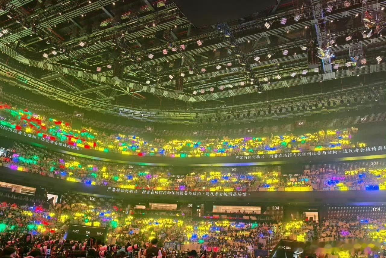 看水印……我真一点没调啊，连他们自己拉高的曝光都没动，就花成这样