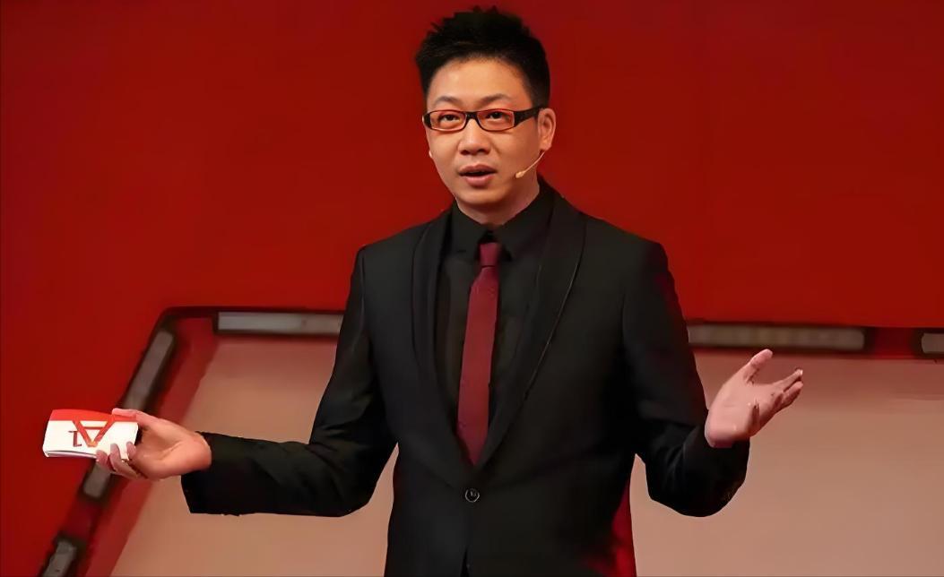 曾是著名电视主持人，二婚娶何婕，如今55岁的林海沦为网红吃播
 
 
 


最