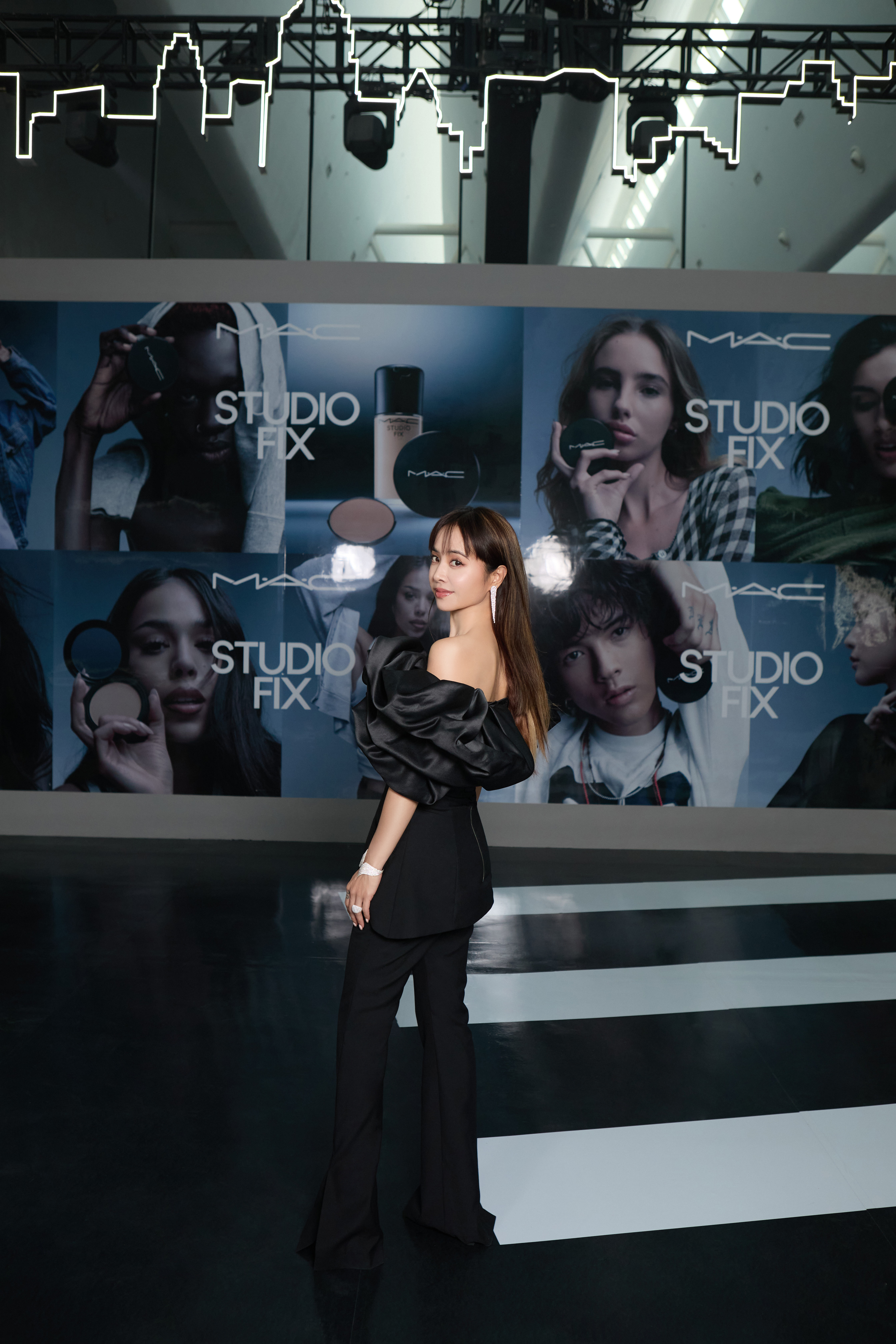 蔡依林[超话] 在复制粘贴的时代，你是手写的诗[鲜花] ​​​