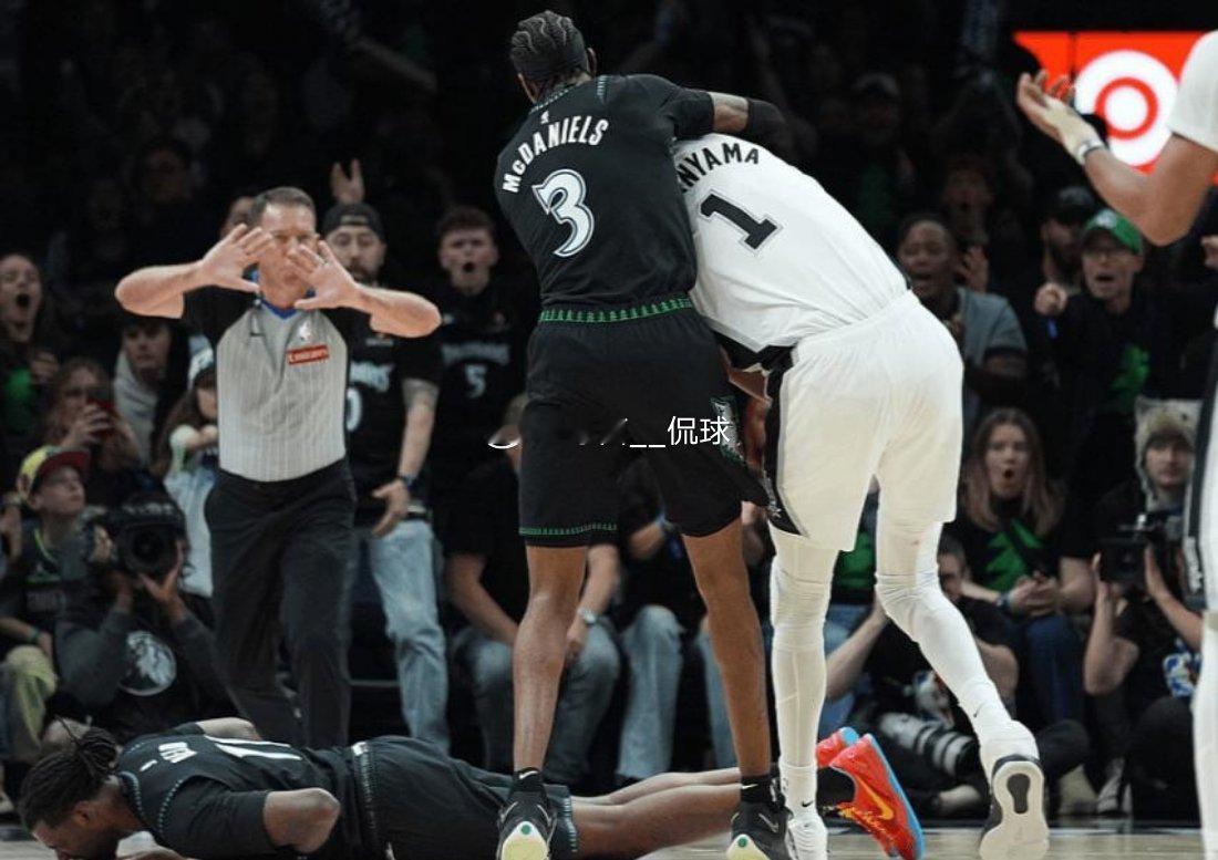 NBA西部半决赛G4战罢，森林狼114-109击败马刺，系列赛大比分扳至2-2平