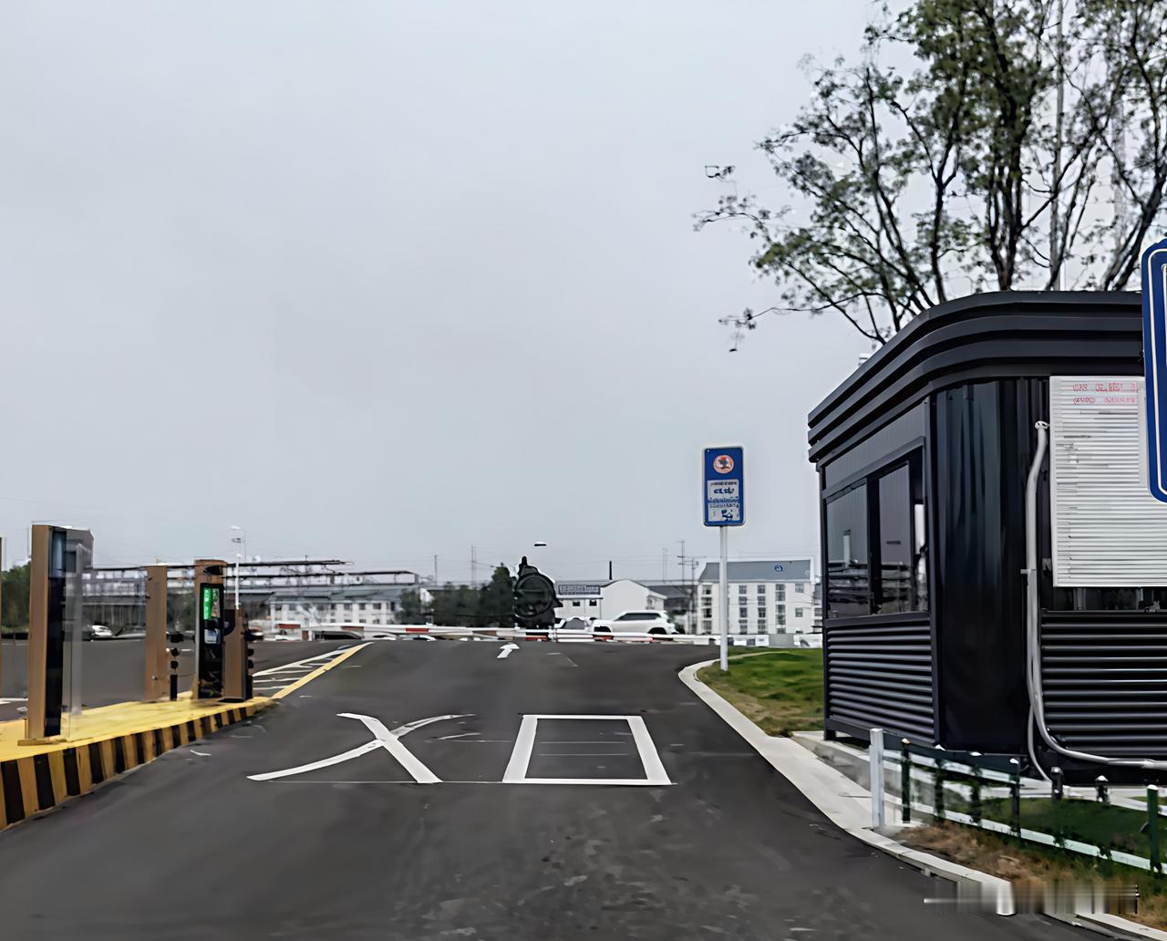 扬州东站停车党福音！新增372个车位太香了🚗
 
来扬州玩或者赶高铁的宝子们，