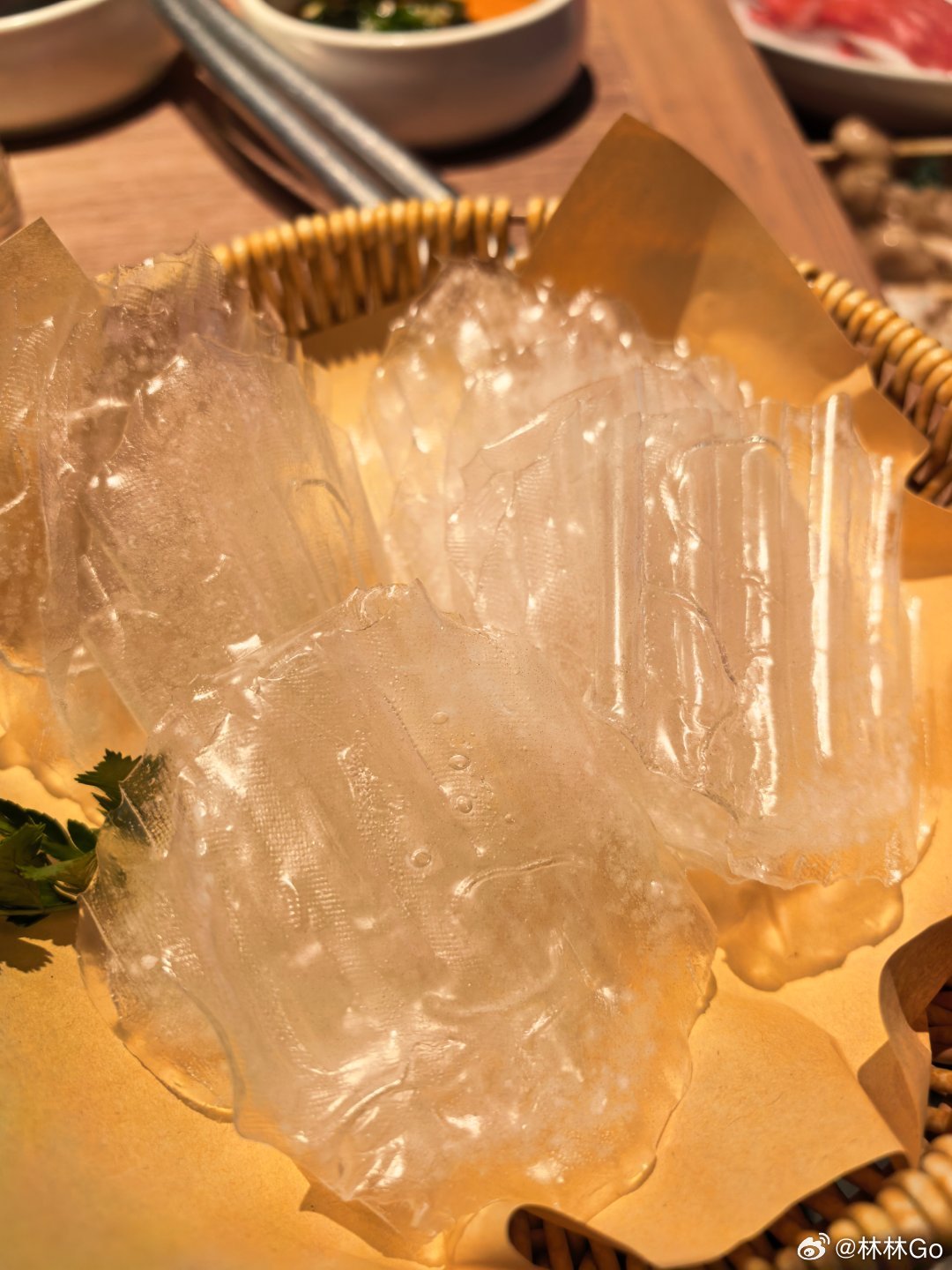 出去玩了40天，公主大人要开学了。看了看上学期的成绩单，我们觉得要一起吃个火锅压