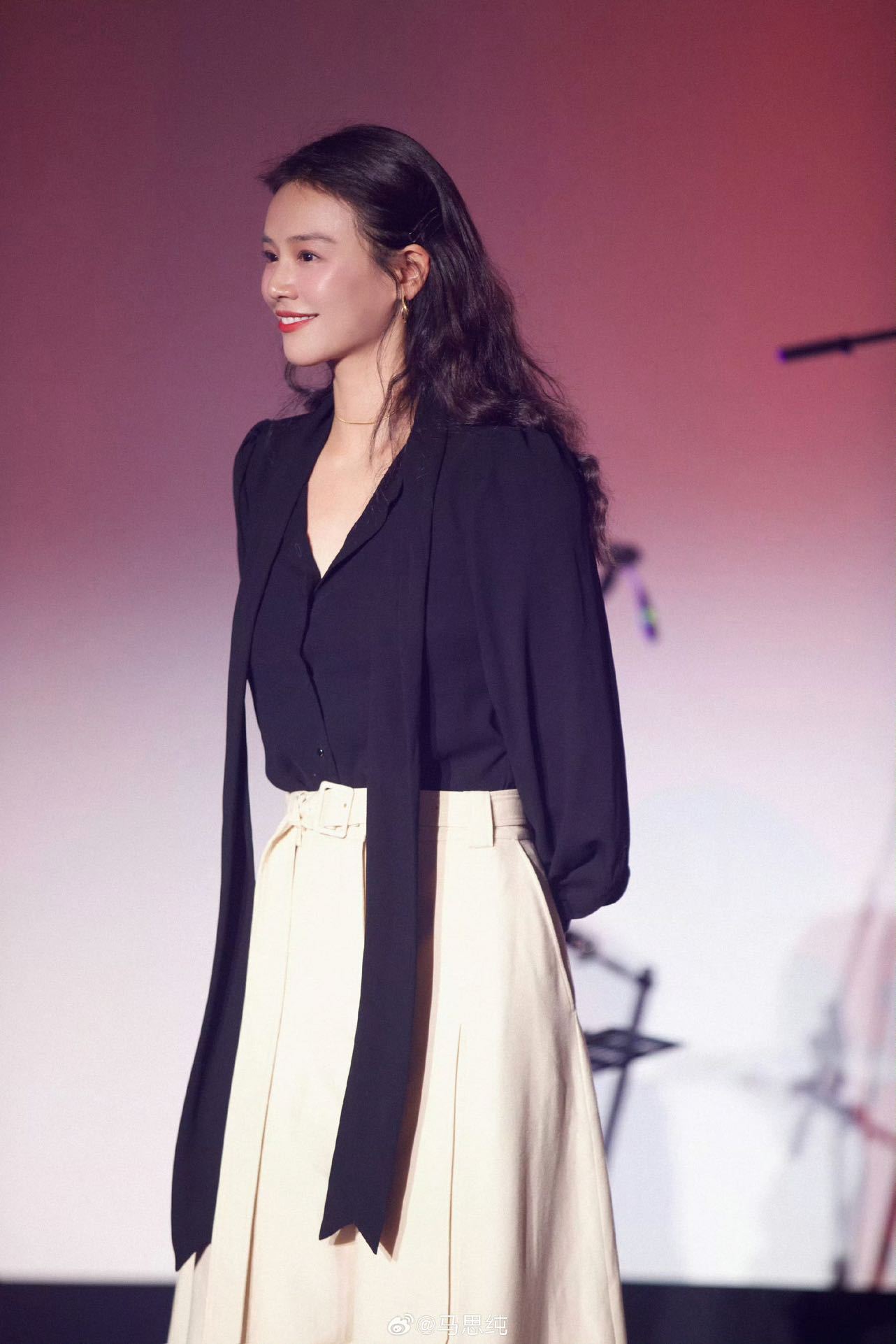 马思纯谈女性不被允许坐器材箱 马思纯在新浪潮论坛线上问答提到，女性形象常被局限于