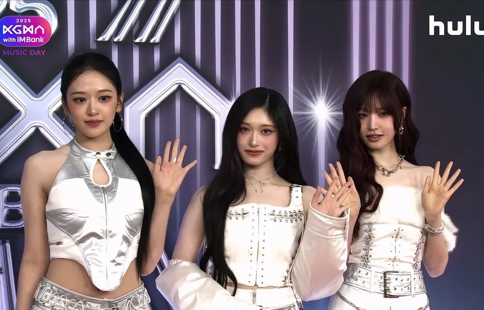 Liz和安宥真李瑞同框鼻子的存在感好强…还是安宥真和李瑞的自然一点