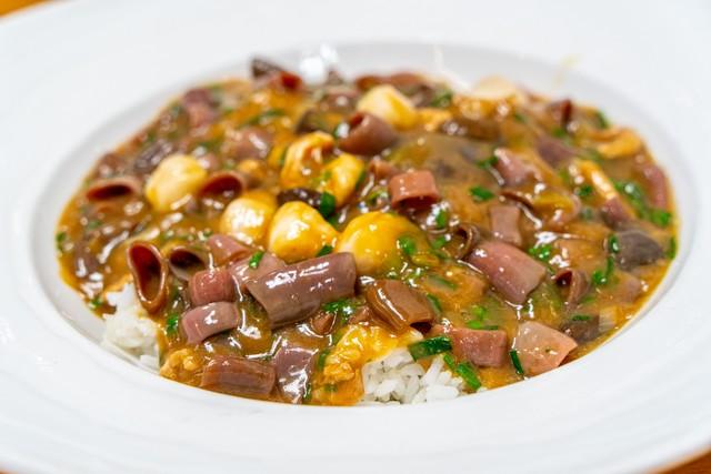 128元海肠捞饭竟是游客陷阱？本地人戳破真相

四年前我在北京吃到海肠捞饭就被惊